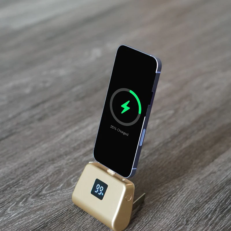 TOTALBOOST MINI 5,000MAH POWER BANK W/ INTERCHANGEABLE ADAPTERS - (GOLD METALLIC)