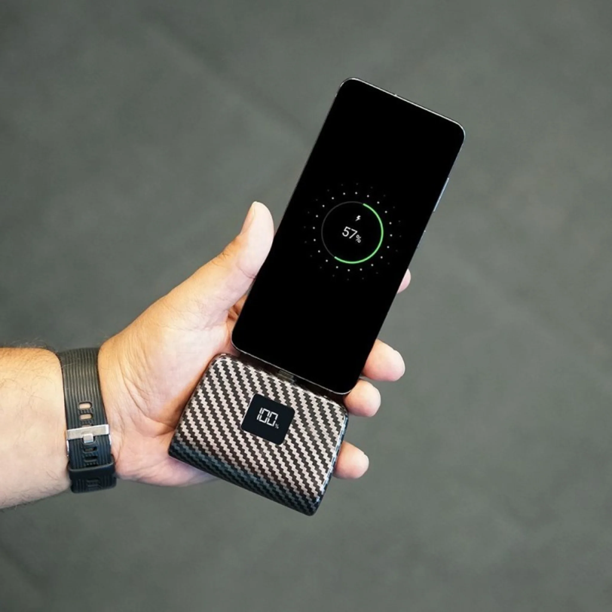 TOTALBOOST MINI 5,000MAH POWER BANK W/ INTERCHANGEABLE ADAPTERS - (CARBON FIBER) - Image 2