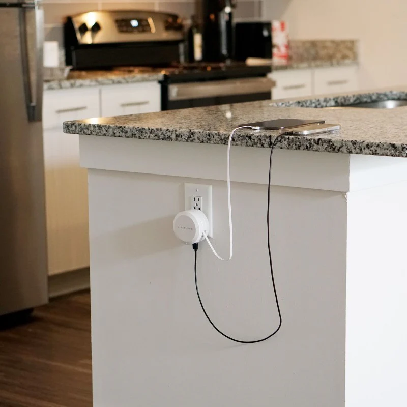 CHARGEHUB RETRACT WITH 4,000MAH POWER BANK - (CREAM METALLIC)