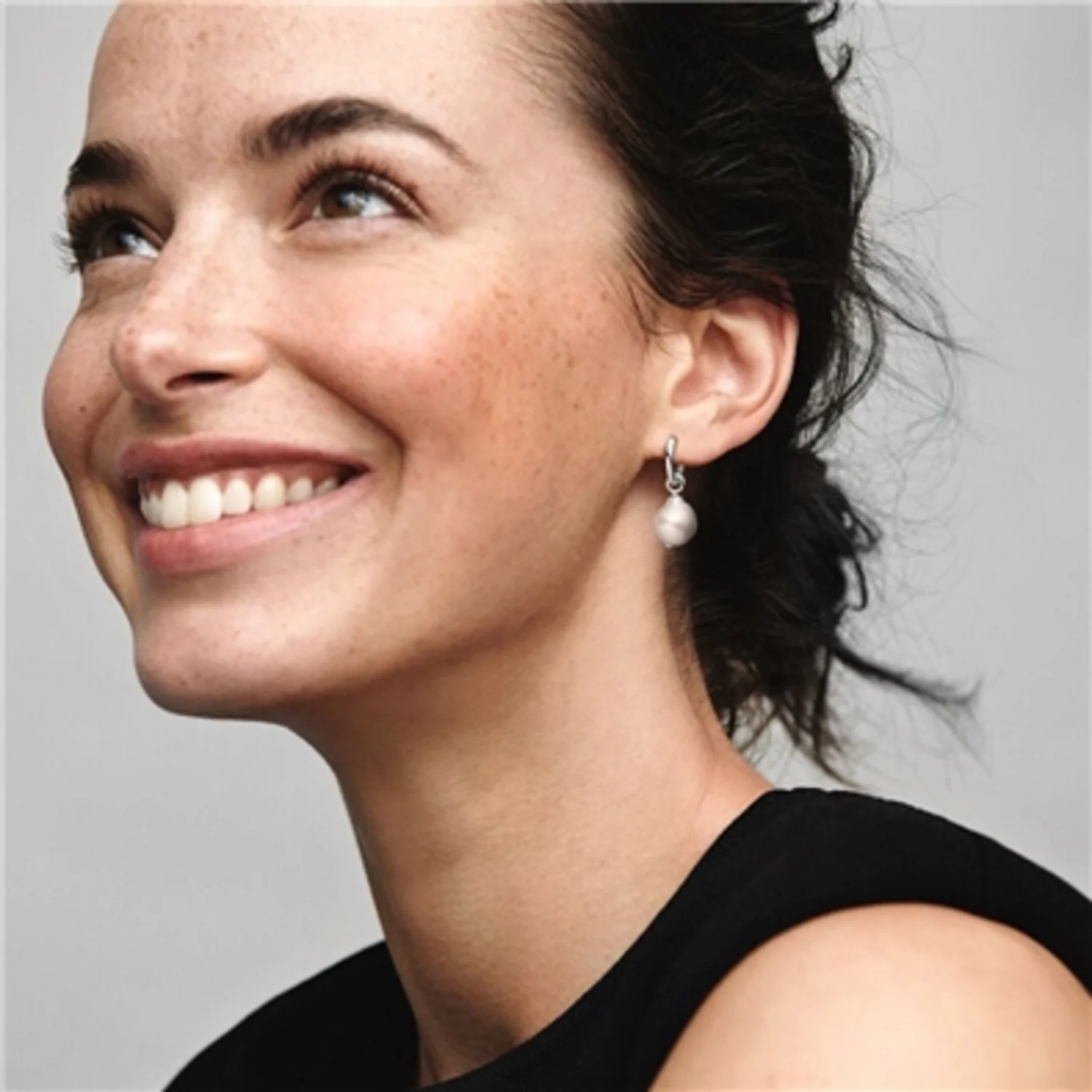 FRESHWATER CULTURED BAROQUE PEARL HOOPS