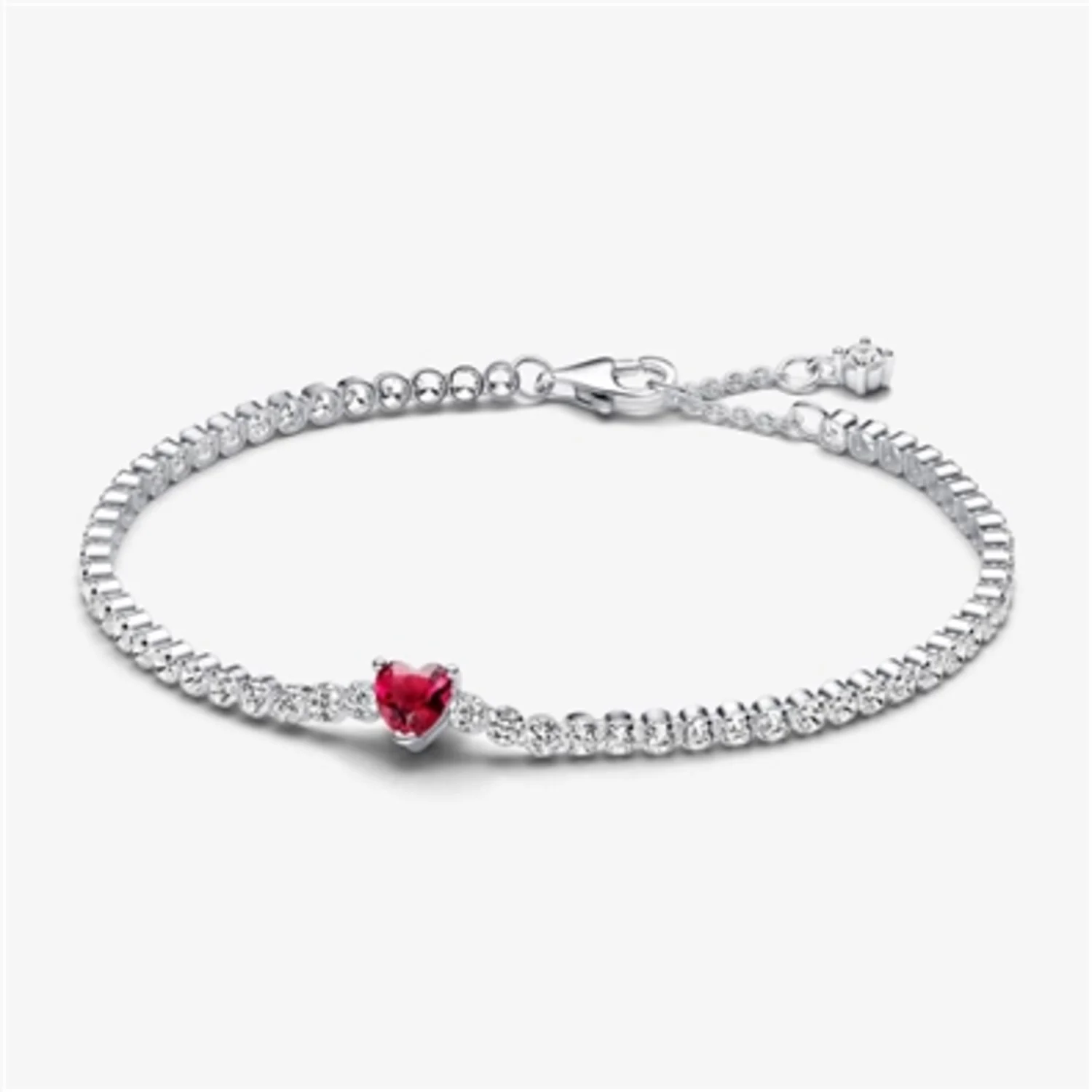 SPARKLING HEART TENNIS BRACELET