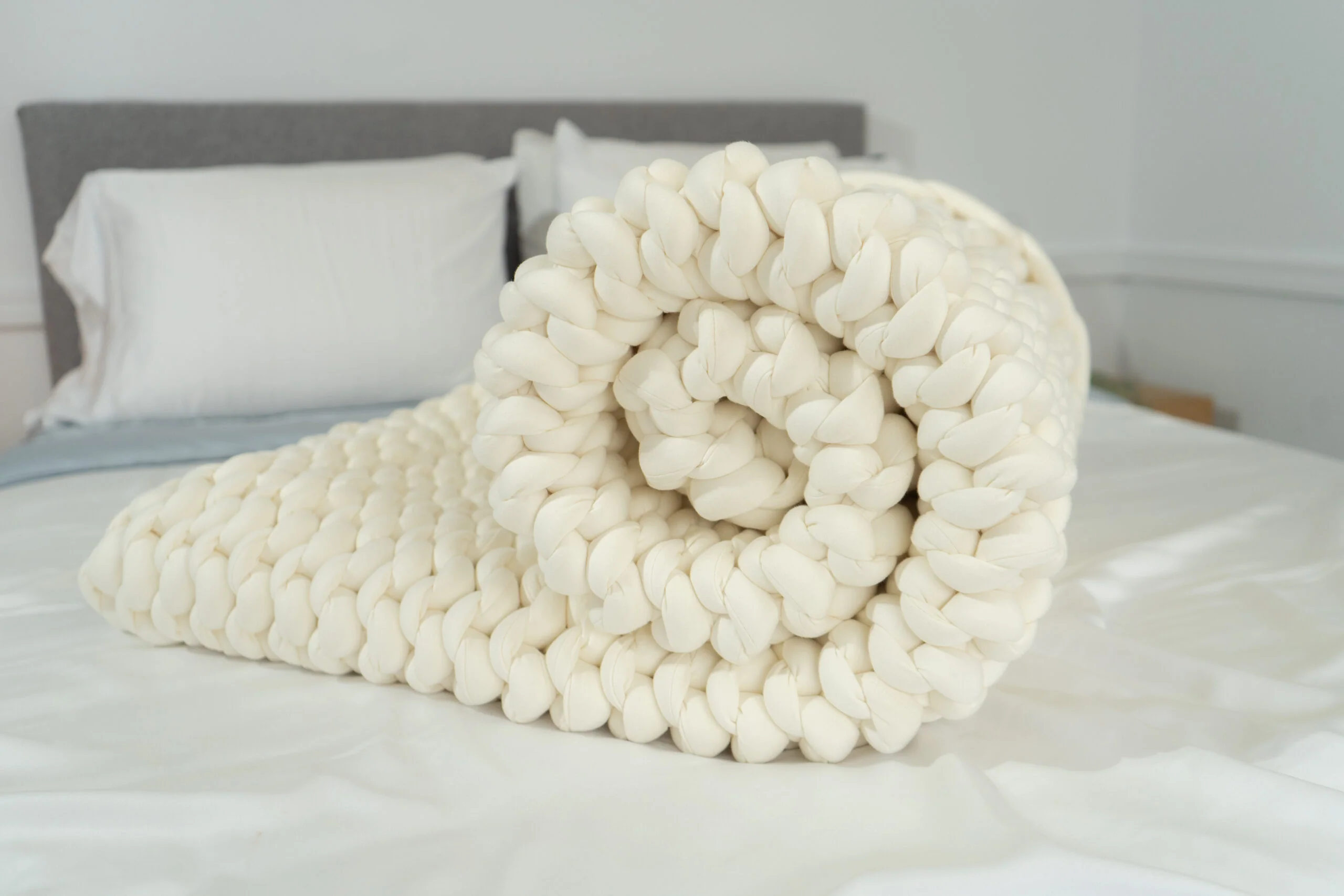 HUSH HAND KNIT 15LB MINKY VELOUR WEIGHTED BLANKET - CREAM